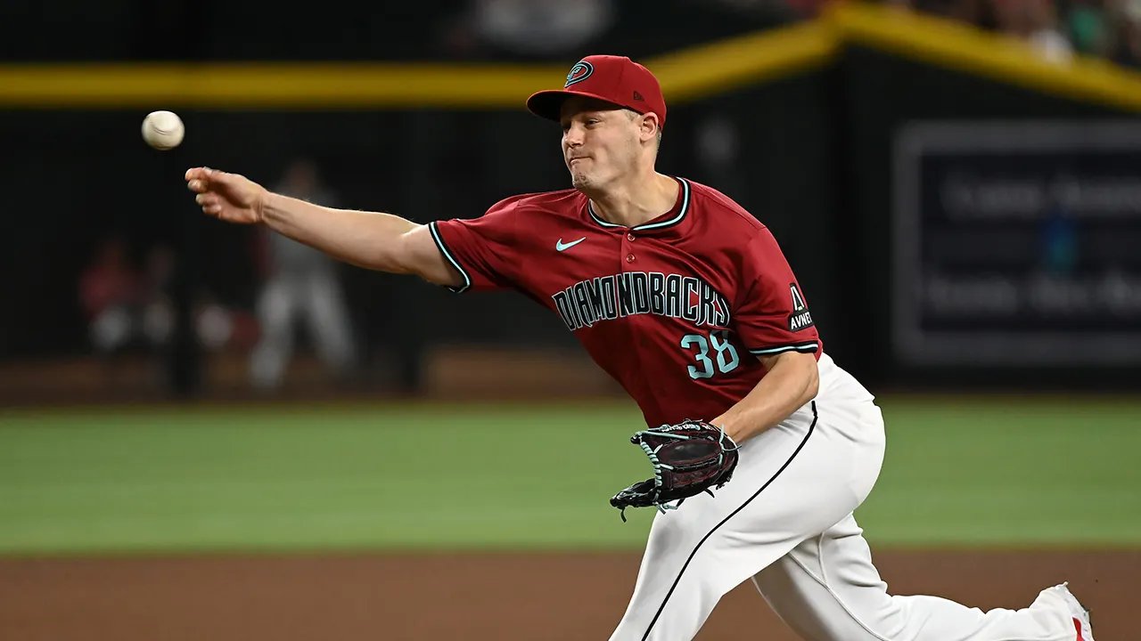 Diamondbacks’ Paul Sewald rips ‘P.O.S.’ Mets fan after confrontation